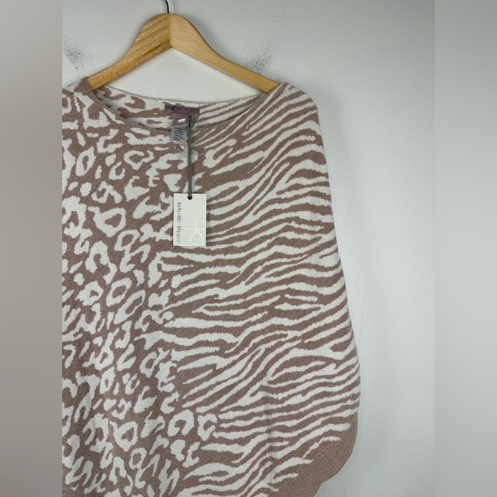 Barefoot Dreams Animal Print Ocean‎ Breeze Poncho Ultra Lite Cozy Soft NWT OS - Picture 4 of 7